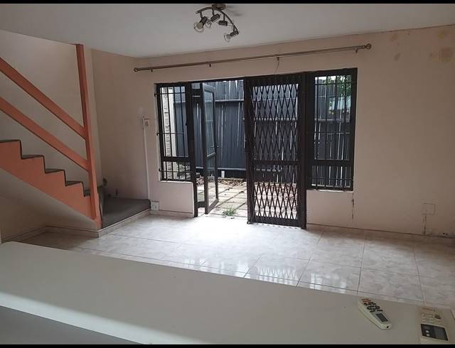2 BEDROOM TOWNHOUSE TO LET IN MORNINGSIDE
